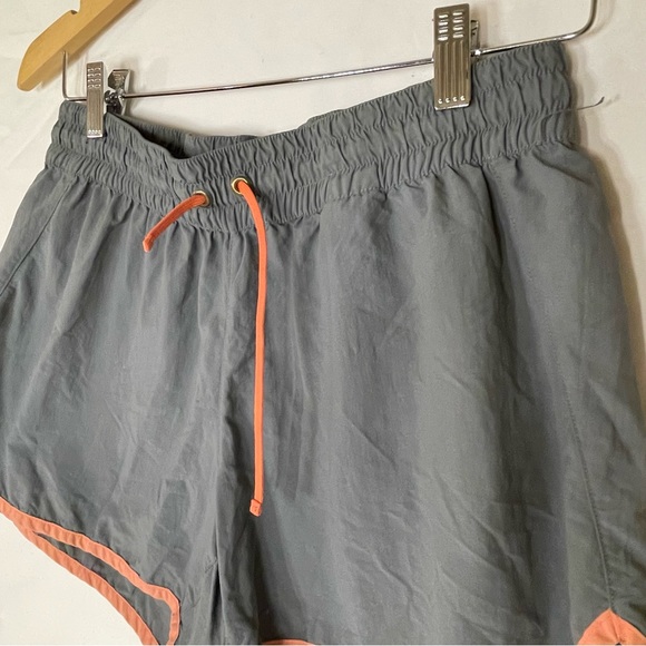 COLUMBIA gray athletic shorts with no liner - Picture 10 of 14